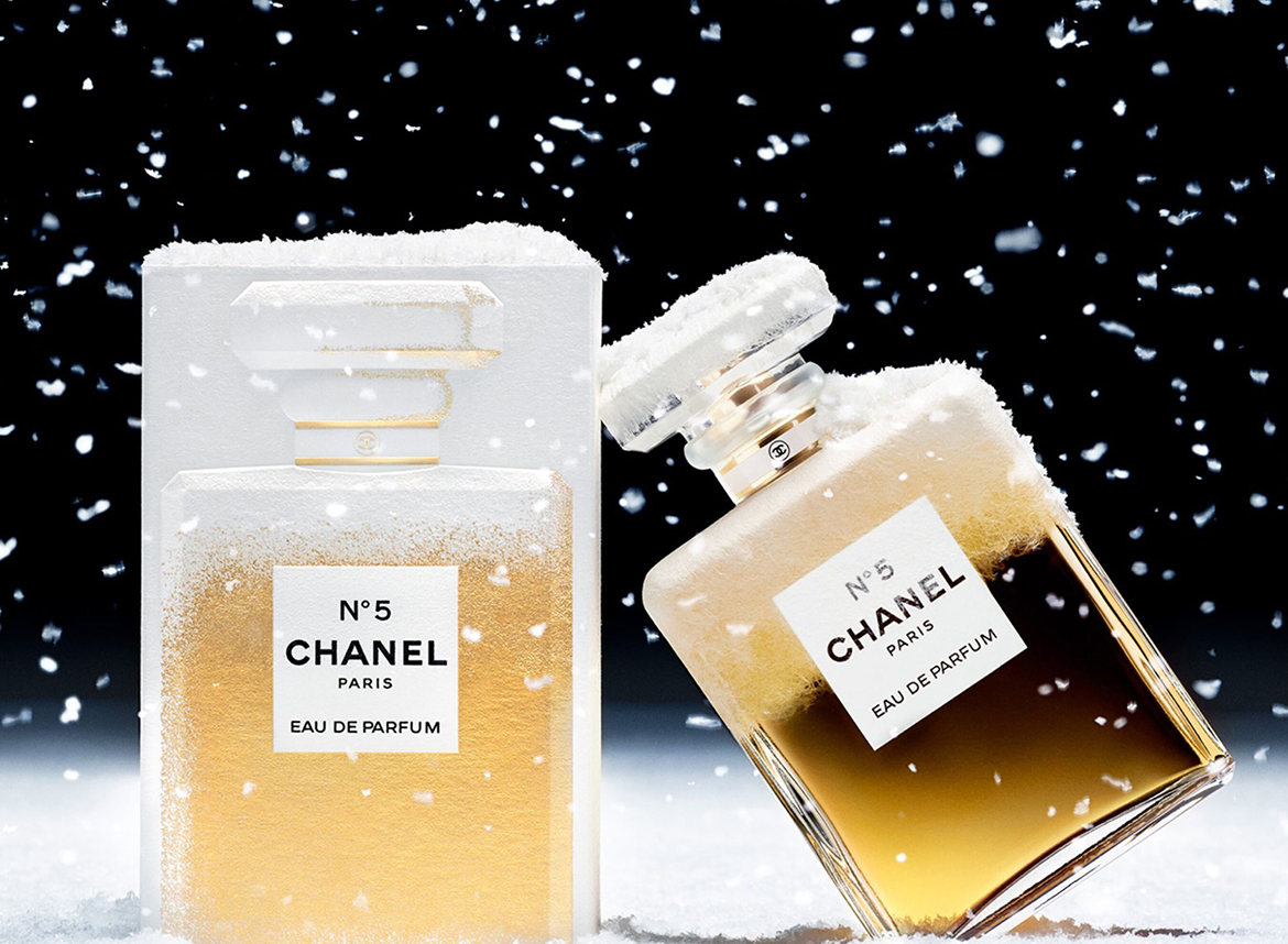 Празничната магия на Chanel